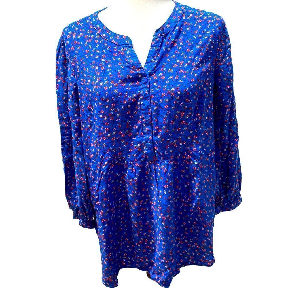 Beachlunchlounge bright blue with red flowers tunic blouse size medium